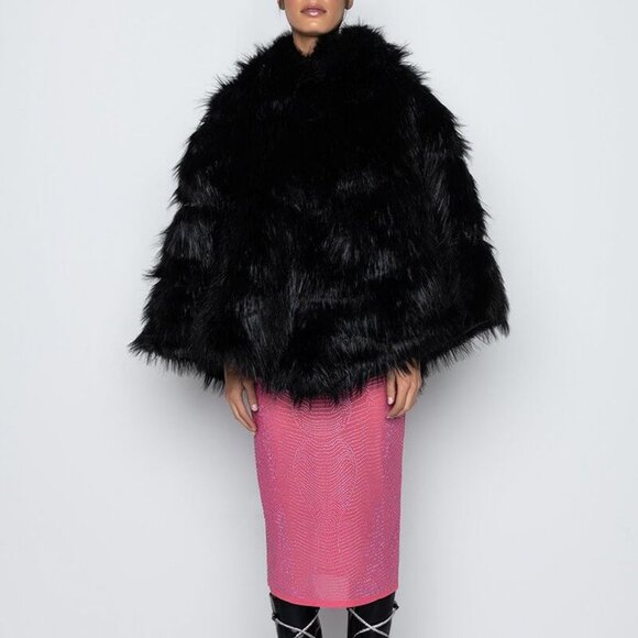 LUXE LAVISH FAUX FUR  HOODED  PONCHO ( BRAND NEW !!! ) - Picture 1 of 9